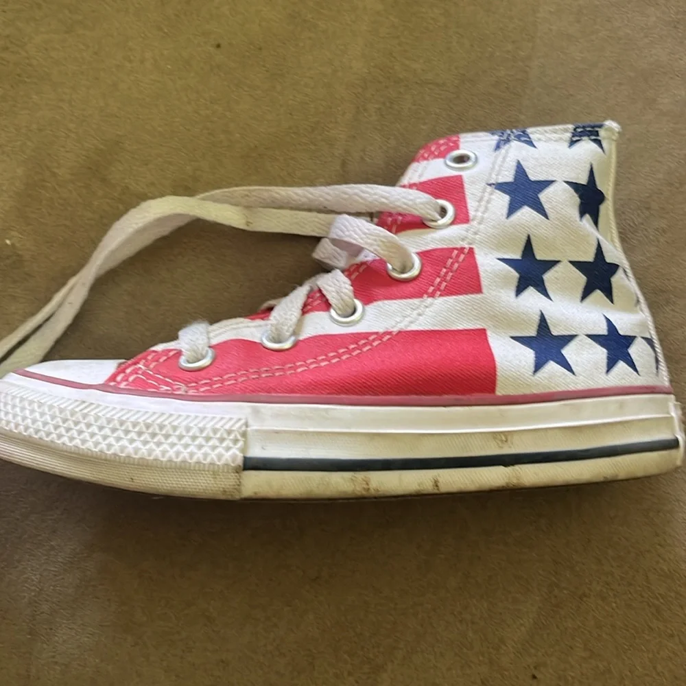 Converse Red and White High-Top Sneakers Classic Design - Picture 5 of 8